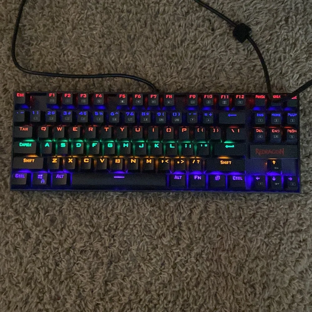 This is a red dragon gaming keyboard. That he’s LED lights
